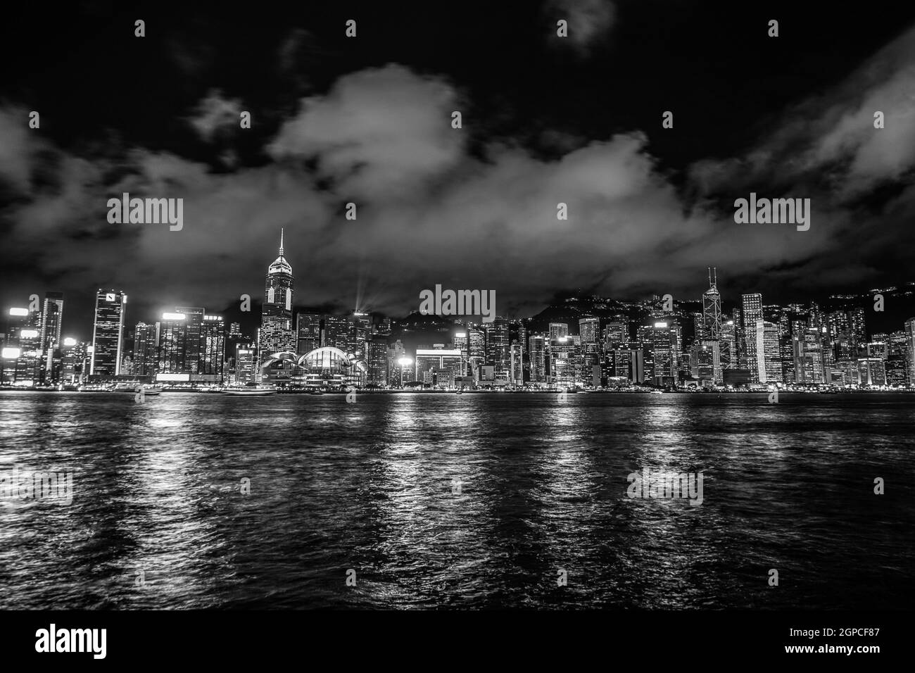 Vista notturna di Hong Kong dal Victoria Harbour. Località di ripresa: Hong Kong Special Administrative Region Foto Stock