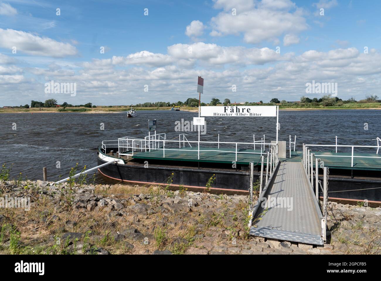 Elbfähre bei Hitzacker an der Elbe Foto Stock