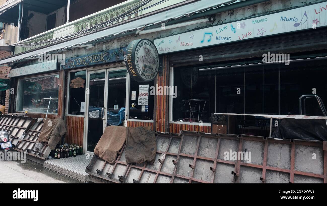 Soi Cowboy Entertainment zone a Bangkok Thailandia chiudere Covid 19 Pandemic Lockdown Maintenance equipaggio Foto Stock