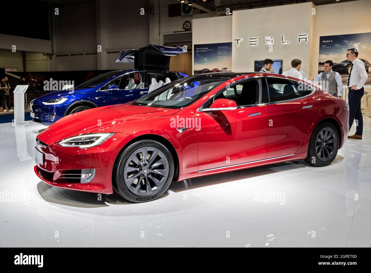 Il modello di vettura Tesla Model S è illustrato al Motor Show Autosalon 2020. Bruxelles, Belgio - 9 gennaio 2020. Foto Stock