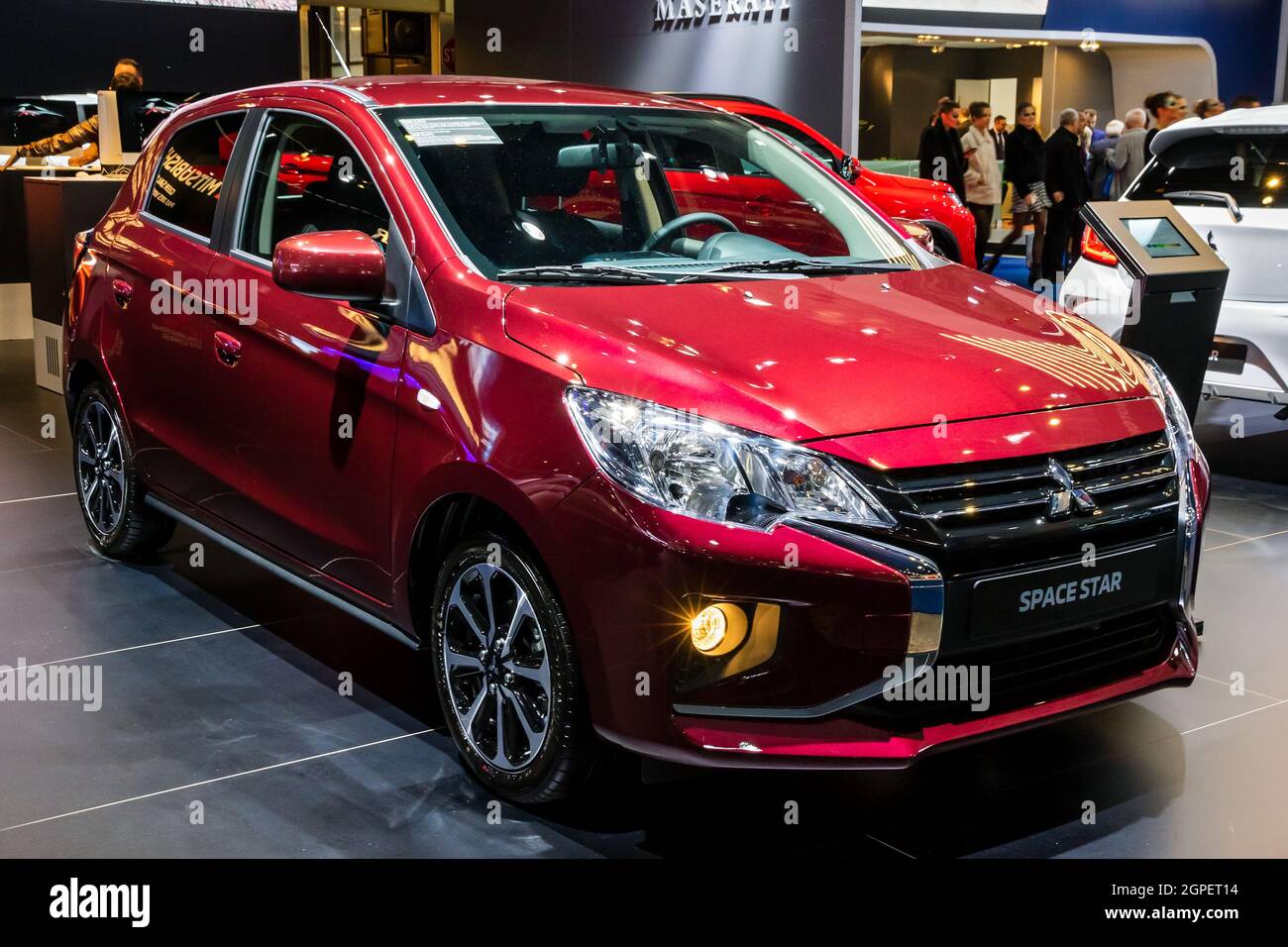 Il nuovo modello di auto Mitsubishi Space Star è presentato al Motor Show Autosalon 2020. Bruxelles, Belgio - 9 gennaio 2020. Foto Stock
