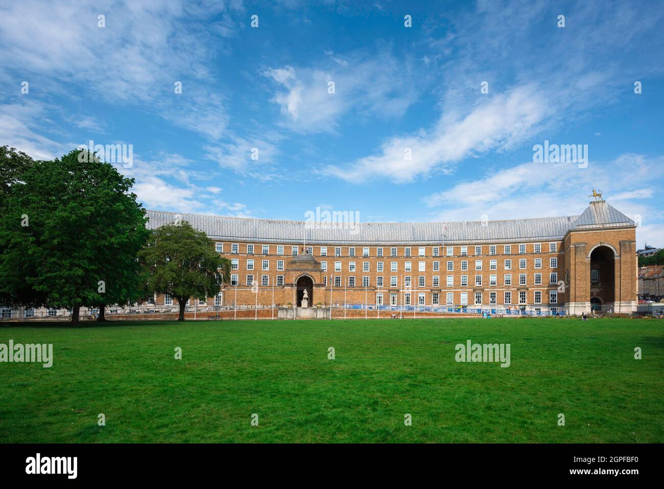 City Council House Bristol, vista in estate di College Green e il neo-georgiano City Council House edificio, Bristol, Avon, Inghilterra, Regno Unito Foto Stock