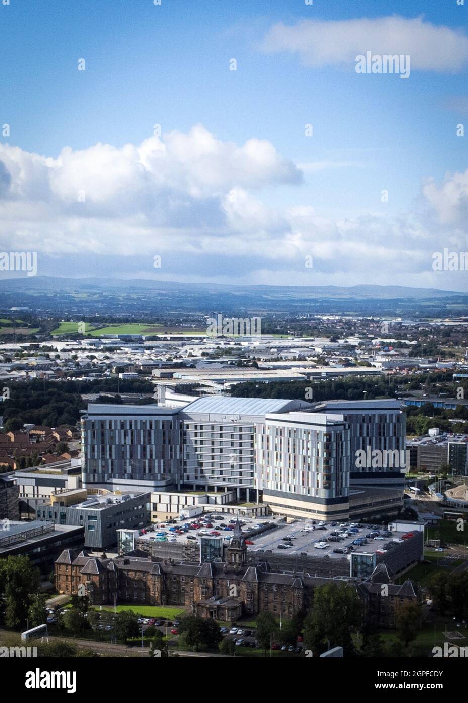 NHS Queen Elizabeth University Hospital, Glasgow. Un'indagine, ordinata dopo la morte dei pazienti a causa di infezioni legate alla caduta di piccioni e alla fornitura idrica, sta indagando sul QEUH e Royal Children's Hospital di Glasgow dopo che le questioni nel nuovo sito di punta sono state collegate alla morte di due bambini. Data foto: Mercoledì 29 settembre 2020. Foto Stock