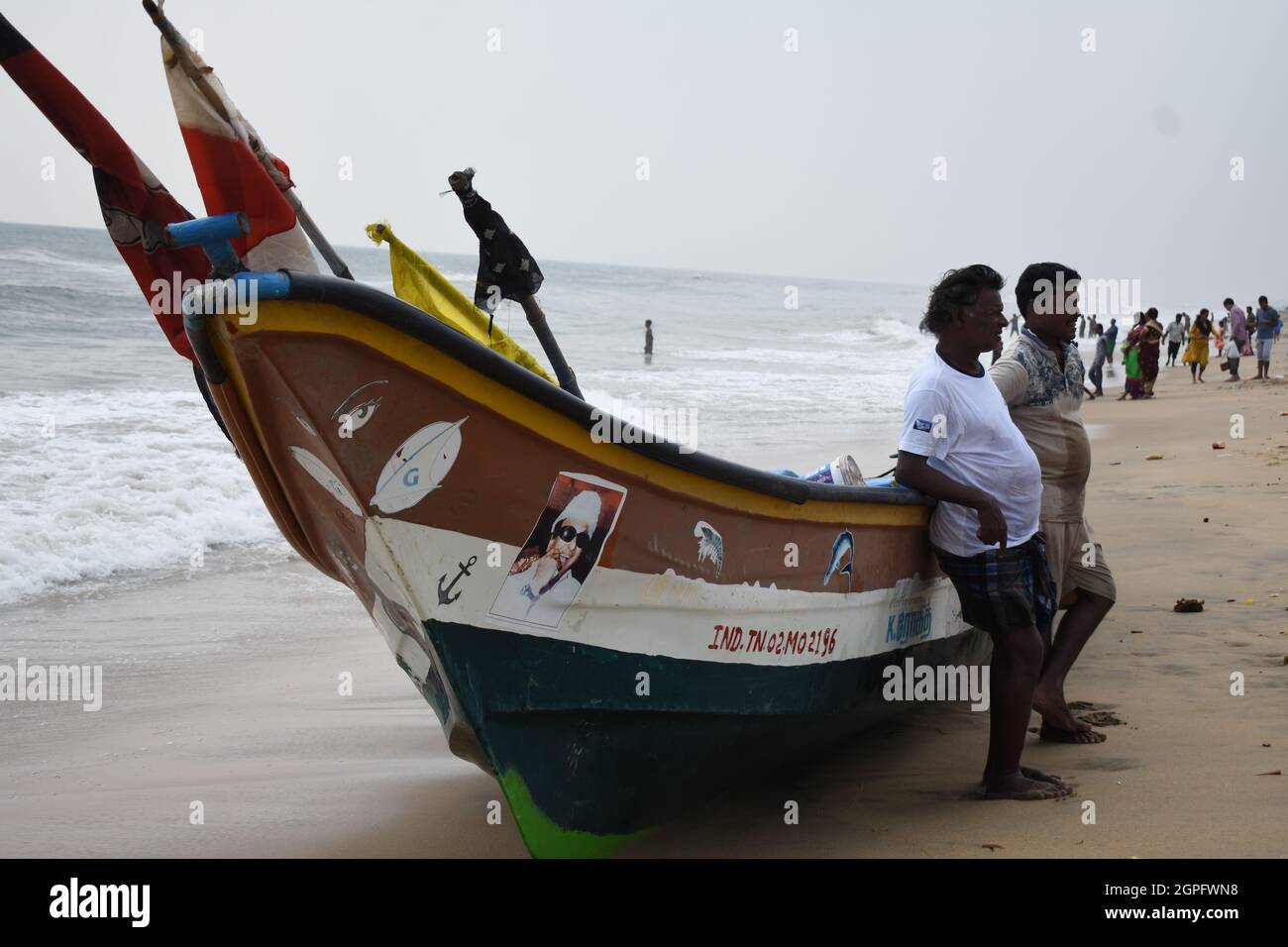 pescatore in spiaggia Foto Stock