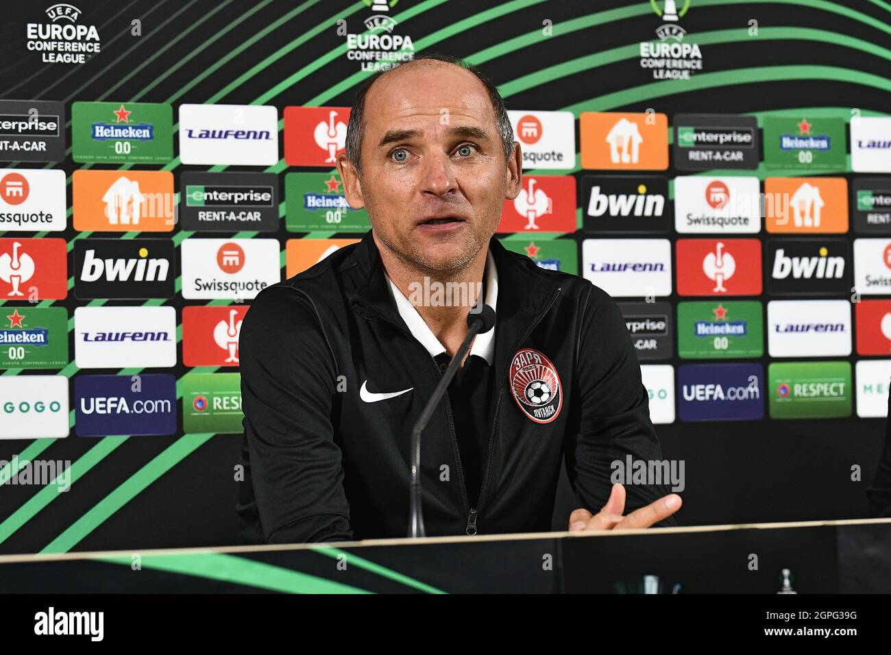 Zaporizhzhia, Ucraina. 29 settembre 2021. ZAPORIZHZHIA, UCRAINA - 29 SETTEMBRE 2021 - allenatore capo del FC Zorya Luhansk Viktor Skrypnyk è raffigurato durante una conferenza stampa in vista della conferenza UEFA Europa Conference League 2021/2022 Matchday 2 Group C game contro A.S. Roma in programma per giovedì 30 settembre, Zaporizhzhia, Ucraina sudorientale. Credit: Ukrinform/Alamy Live News Credit: Ukrinform/Alamy Live News Foto Stock