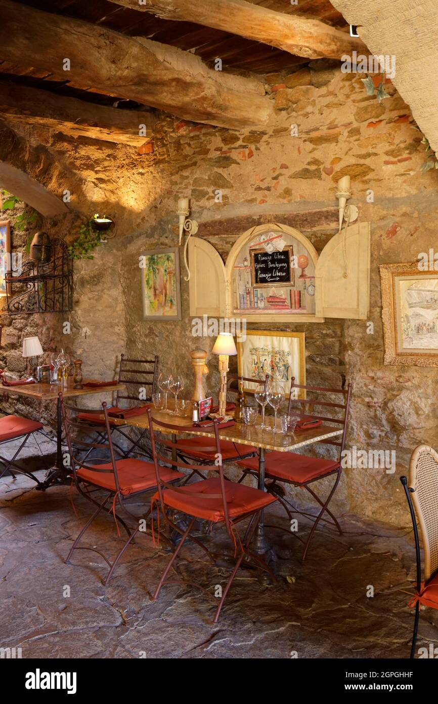 Francia, Var, Bormes-les-Mimosas, l'antico borgo medievale, ruelle des Sarrazins, Lou Portaou ristorante Foto Stock