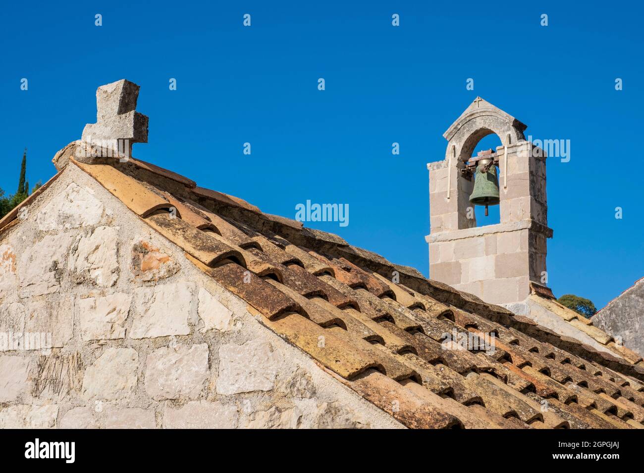 Croazia, Dalmazia, Isole Elafiti, Isola di Sipan, il porto di Sudurad, Chiesa di San Giorgio, costruita nel 15 ° secolo Foto Stock