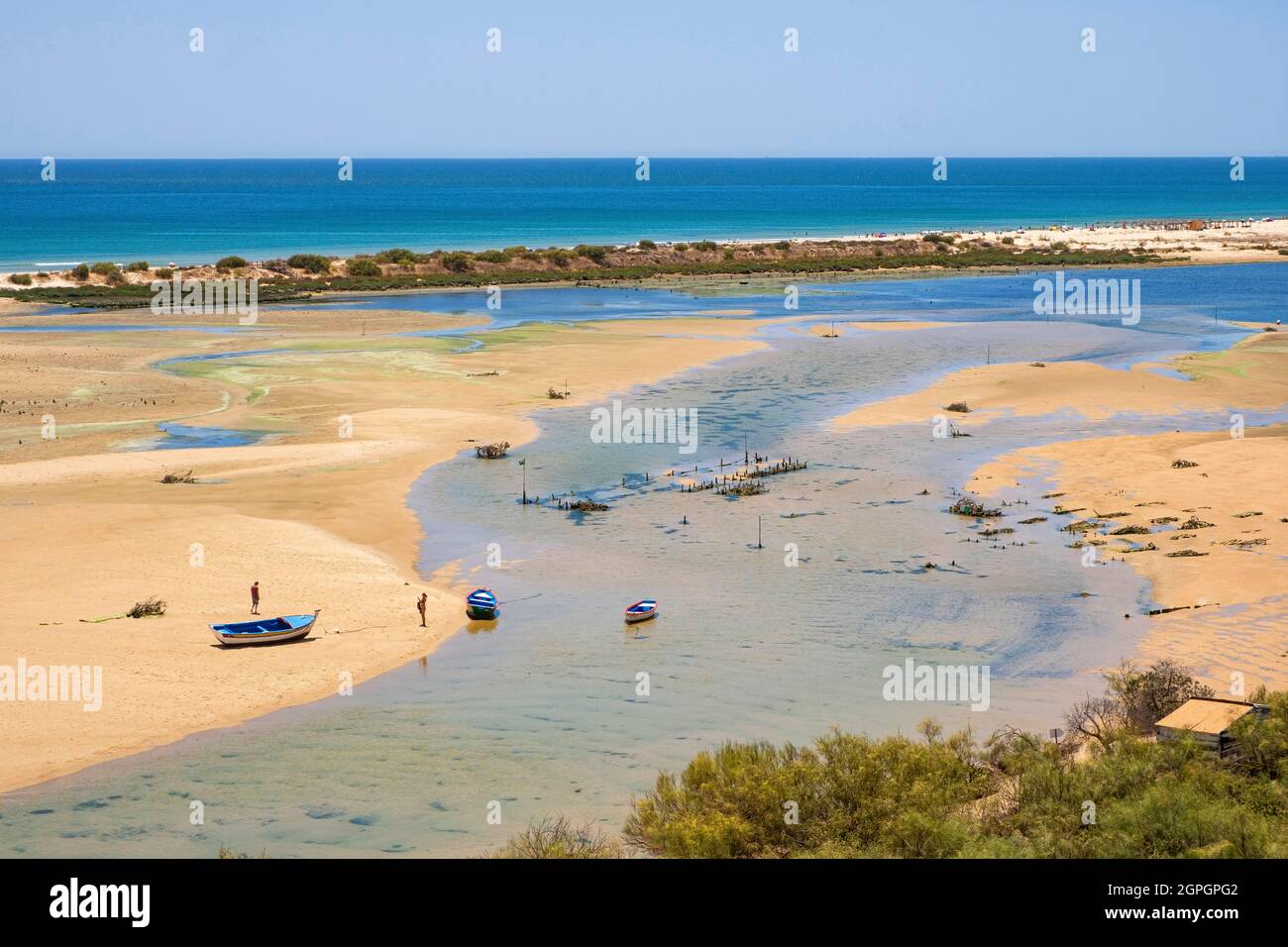 Portogallo, Algarve, Tavira, parco naturale Ria Formosa, spiaggia di Cacela Velha Foto Stock