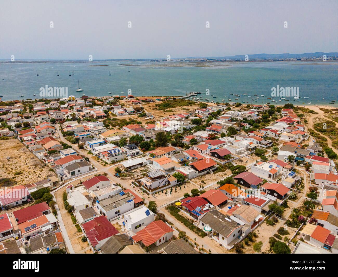 Portogallo, Algarve, Faro, Island o Ilha do Farol (vista aerea) Foto Stock