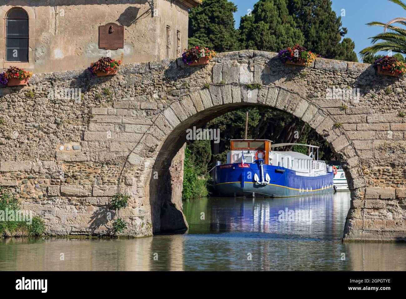 Francia, Aude, Ginestas, le Somail, il Canal du Midi, patrimonio mondiale dell'UNESCO Foto Stock