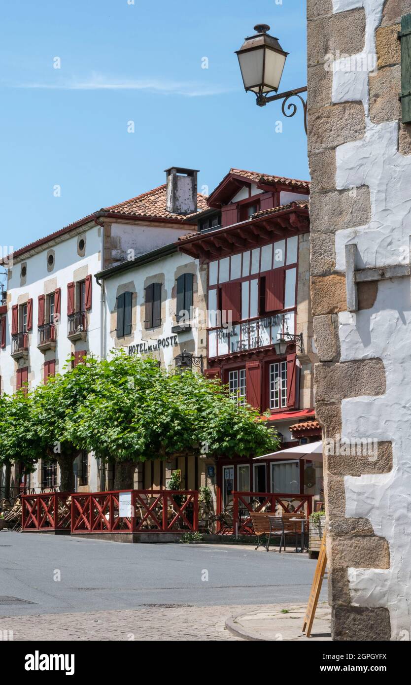 Francia, Pirenei Atlantici, Pays Basque, Sare, elencati come Les Plus Beaux Villages de France, centro Foto Stock