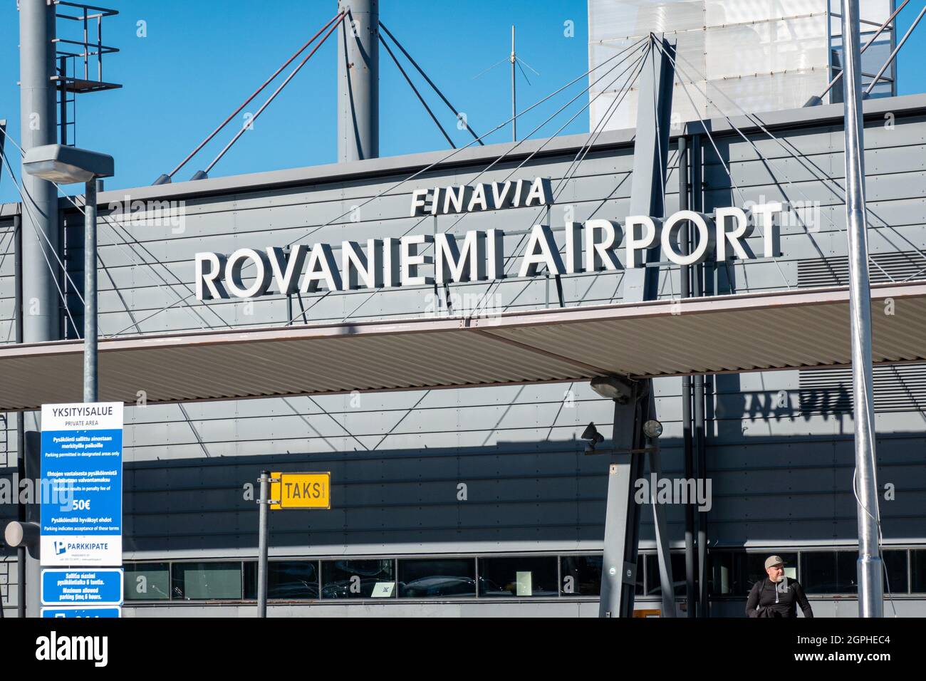 Cartello per l'aeroporto di Rovaniemi a Rovaniemi, Finlandia Foto Stock