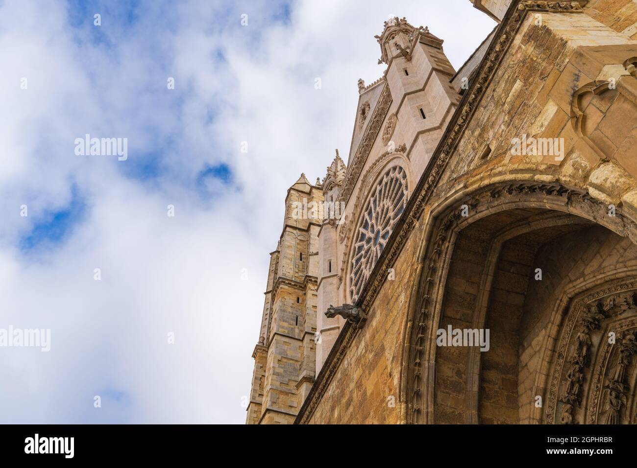 Vista della cattedrale gotica di Leon in Spagna. Foto Stock
