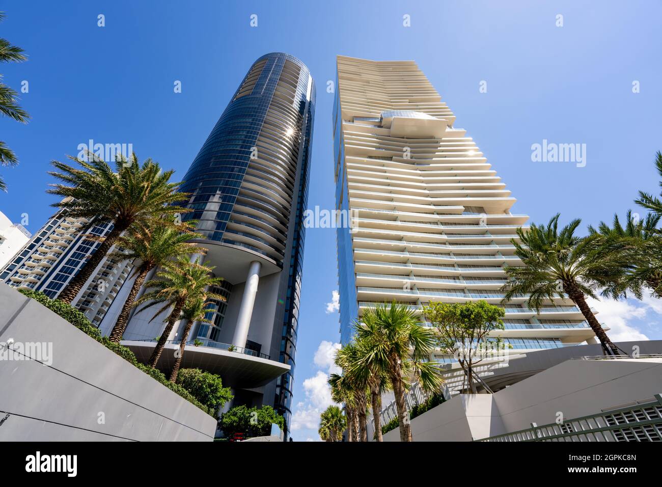 Sunny Isles Beach, FL, USA - 26 settembre 2021: Foto di Porsche Design Tower e Turnberry Ocean Club Residences Sunny Isles Beach FL Foto Stock