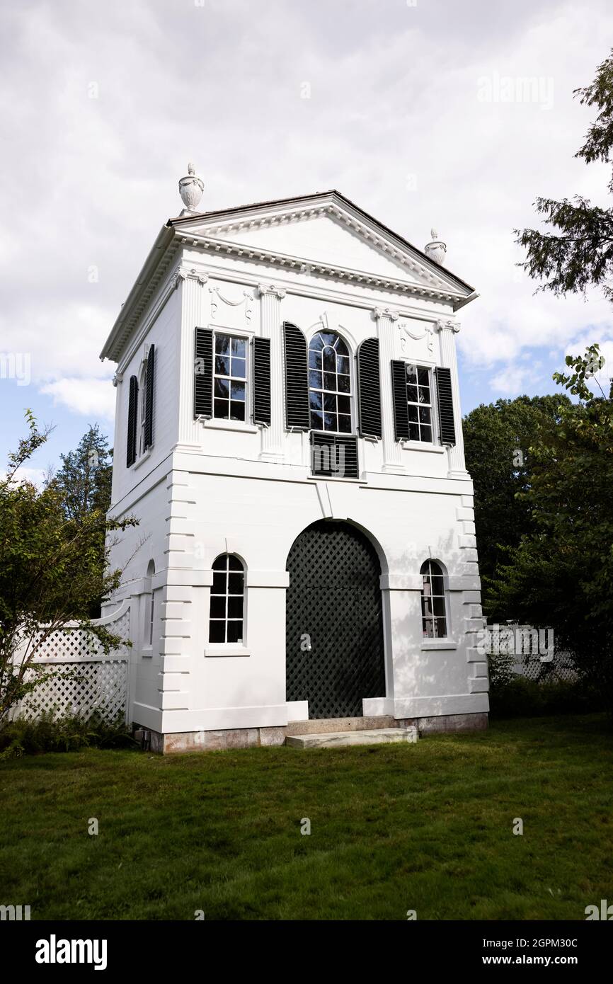 The Derby Summer House at Glen Magna Farms in Danvers, Massachusetts, USA. Lo storico edificio del 1794 fu portato qui da William Endicott Jr. Nel 1901. Foto Stock