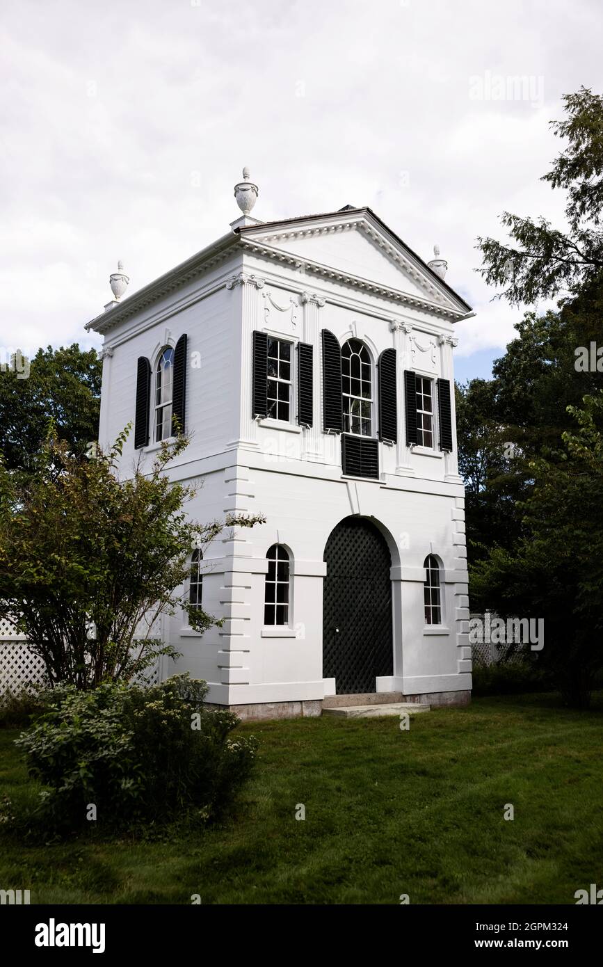 The Derby Summer House at Glen Magna Farms in Danvers, Massachusetts, USA. Lo storico edificio del 1794 fu portato qui da William Endicott Jr. Nel 1901. Foto Stock