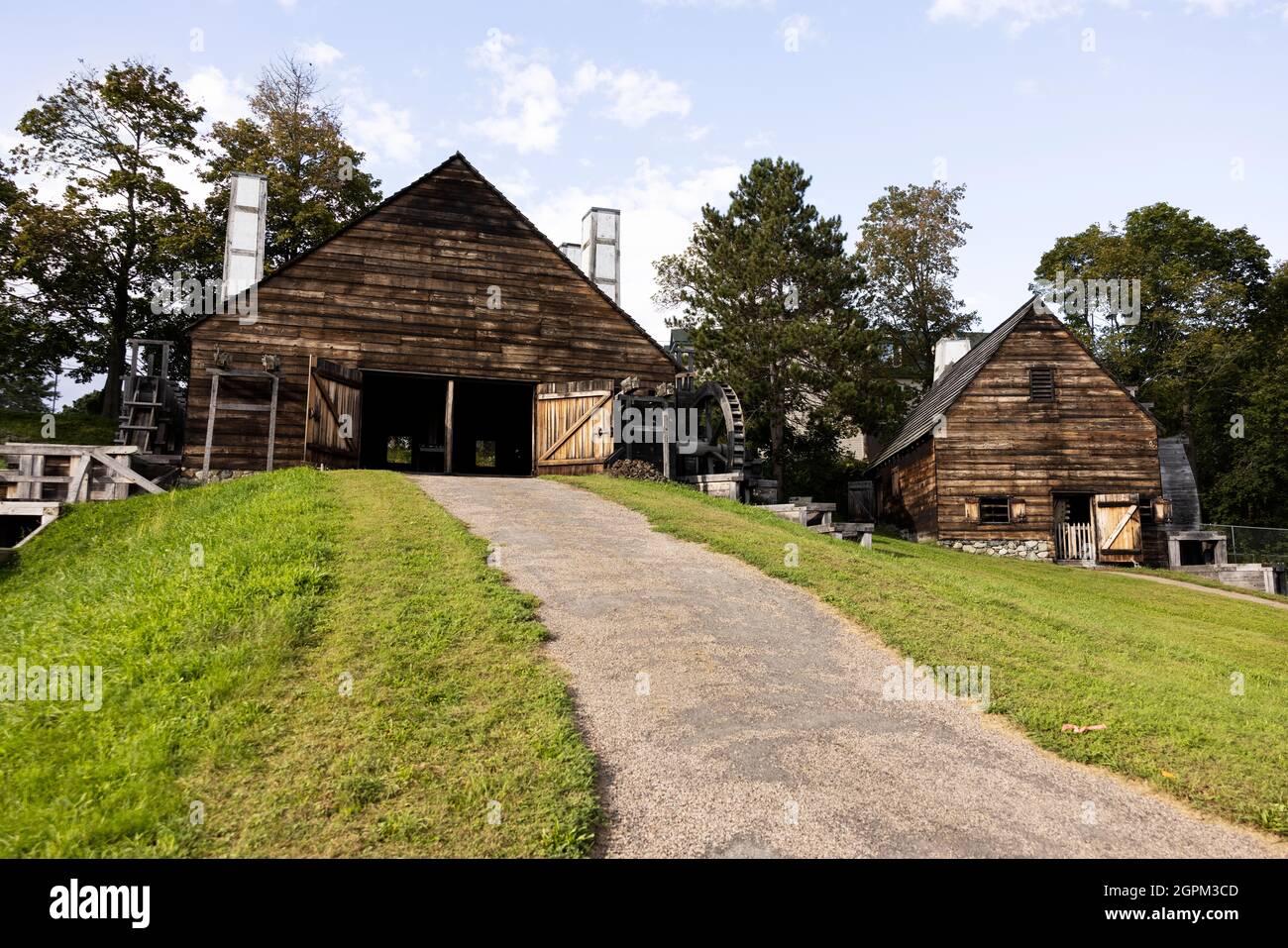 Il Saugus Iron Works, una ricostruzione di una fucina di ferro del XVII secolo su Central Street a Saugus, Massachusetts, USA. Foto Stock