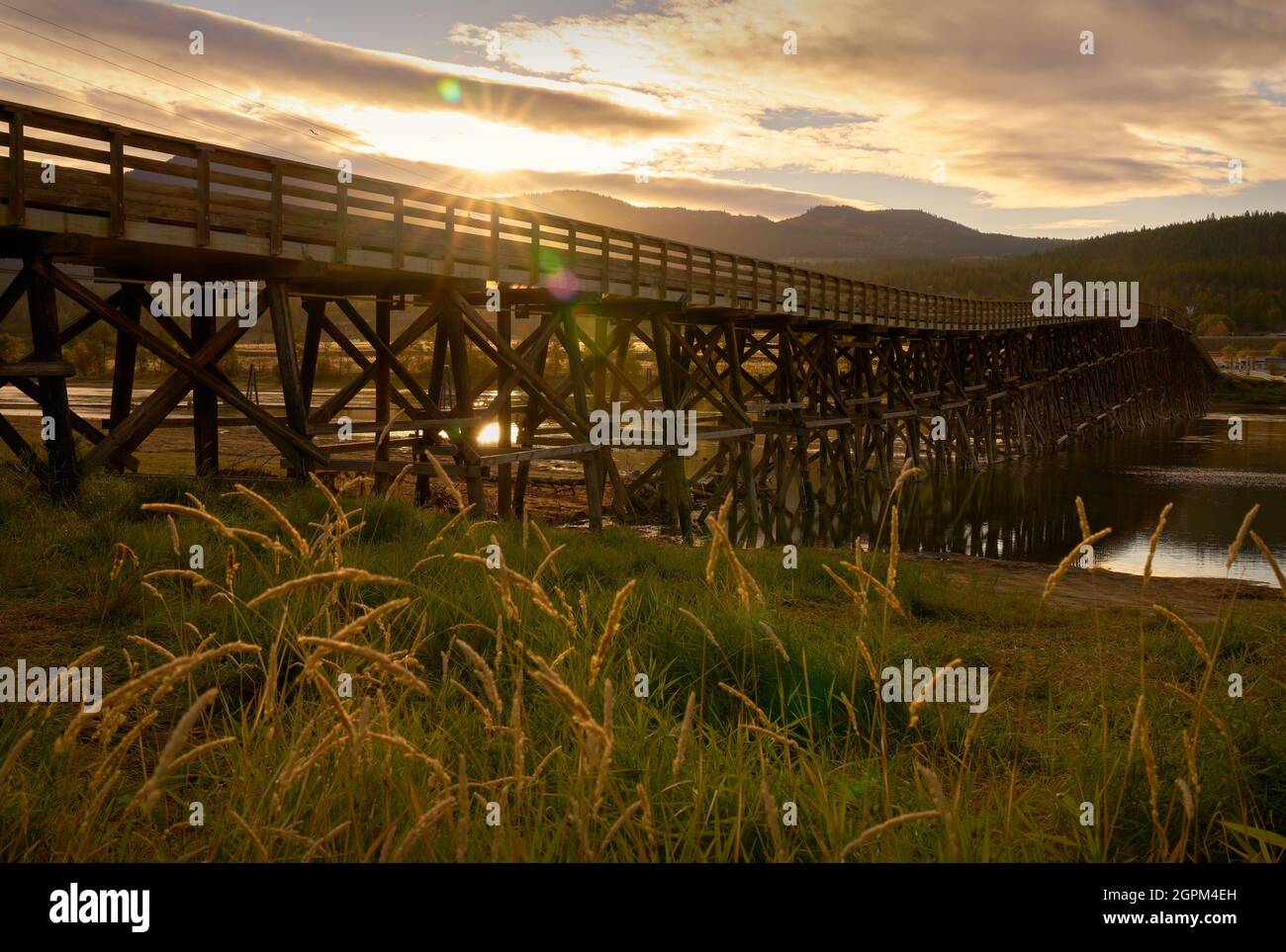 Pritchard One Lane Bridge. Il ponte ad una corsia sul fiume South Thompson a Pritchard, British Columbia. Canada. Foto Stock