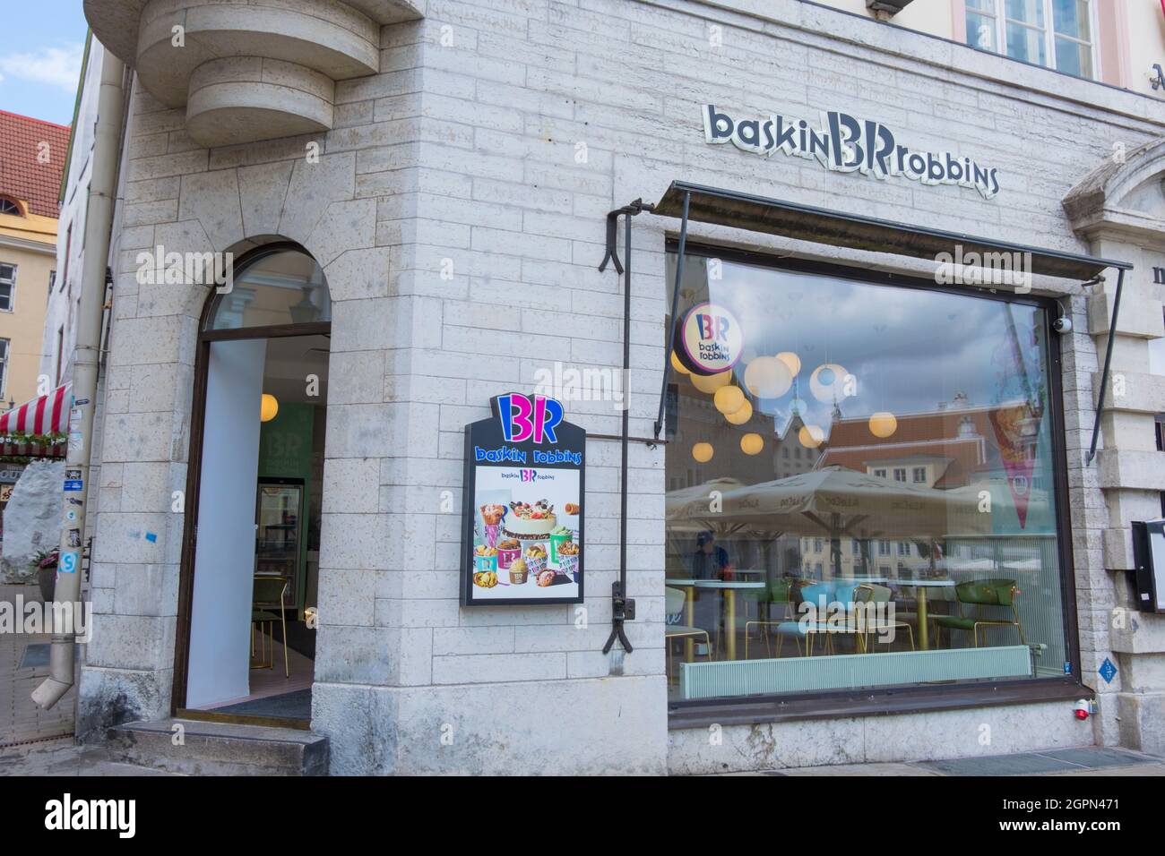 Baskin Robbins, gelateria, Raekoja plats, centro storico, Tallinn, Estonia Foto Stock