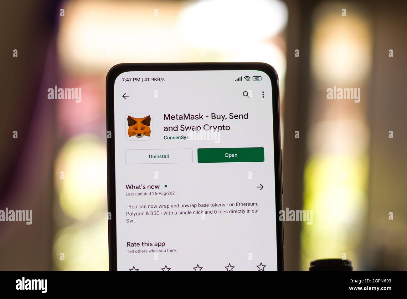 West Bangal, India - 28 settembre 2021 : MetaMask logo sullo schermo del telefono immagine stock. Foto Stock