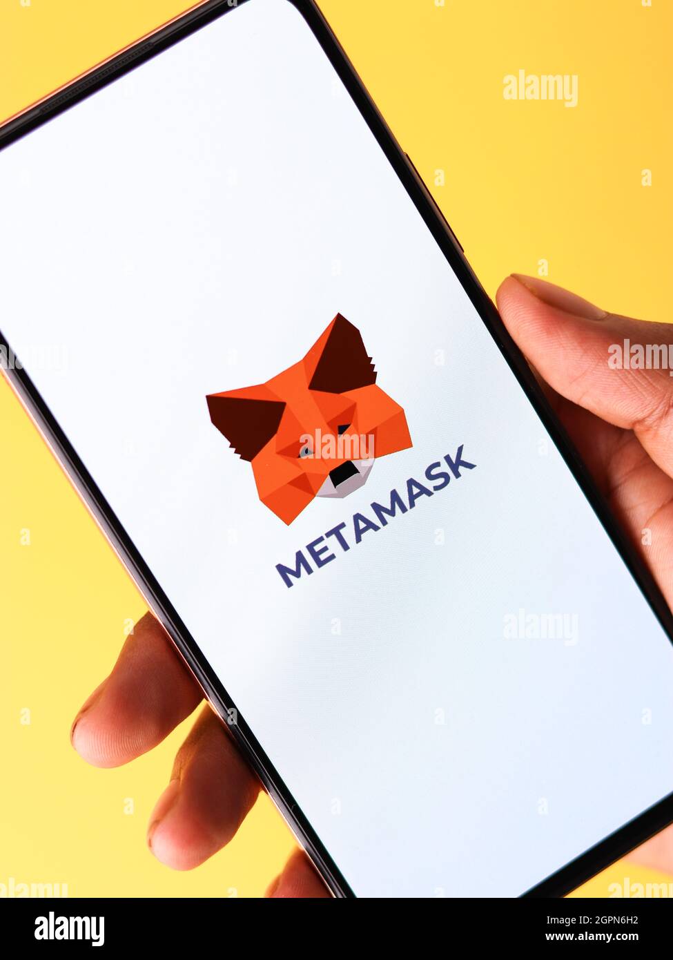West Bangal, India - 28 settembre 2021 : MetaMask logo sullo schermo del telefono immagine stock. Foto Stock