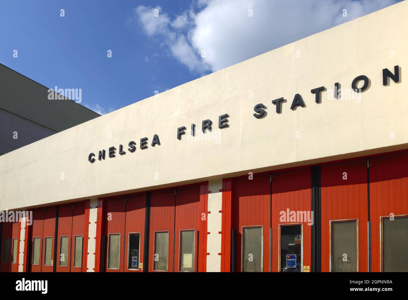 Londra, Inghilterra, Regno Unito. Stazione dei vigili del fuoco di Chelsea sulla King's Road Foto Stock