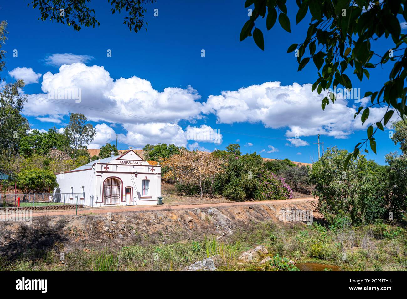 Ravenswood Ambulance Station, costruita nel 1902, sulle rive di Elphinstone Creek, Ravenswood, North Queensland, Australia Foto Stock