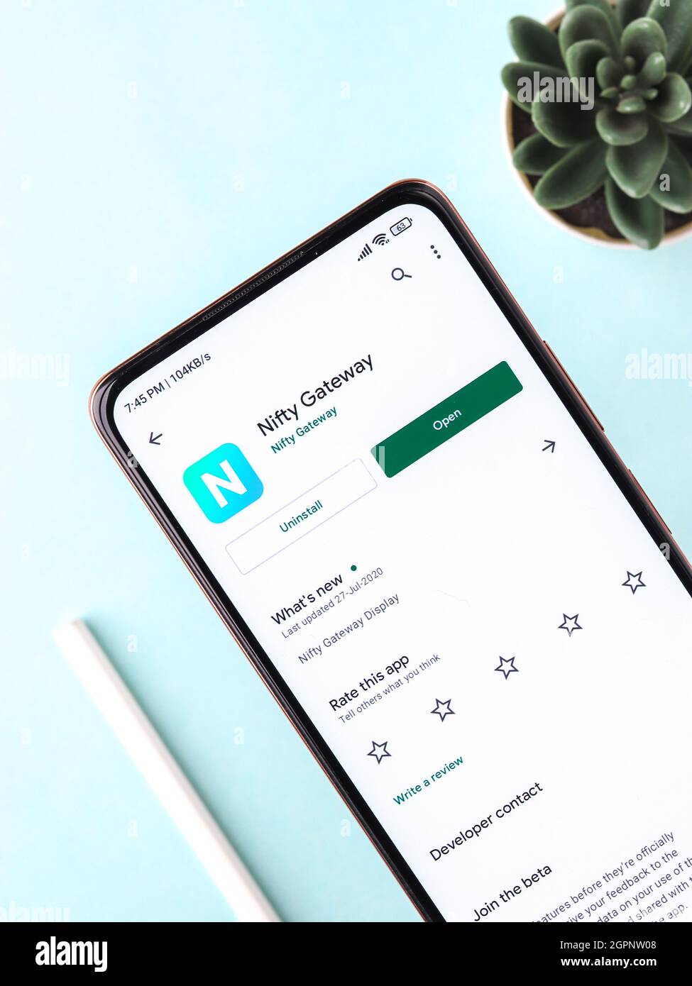 West Bangal, India - 28 settembre 2021 : logo Nifty Gateway sullo schermo del telefono immagine stock. Foto Stock