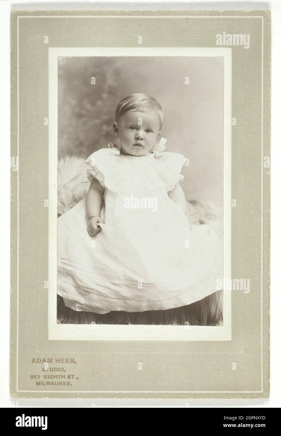 Hugo Tscharuack (in abito bianco da battesimo), 17 luglio 1896. Un lavoro fatto di gelatina tonica stampa argento. Foto Stock