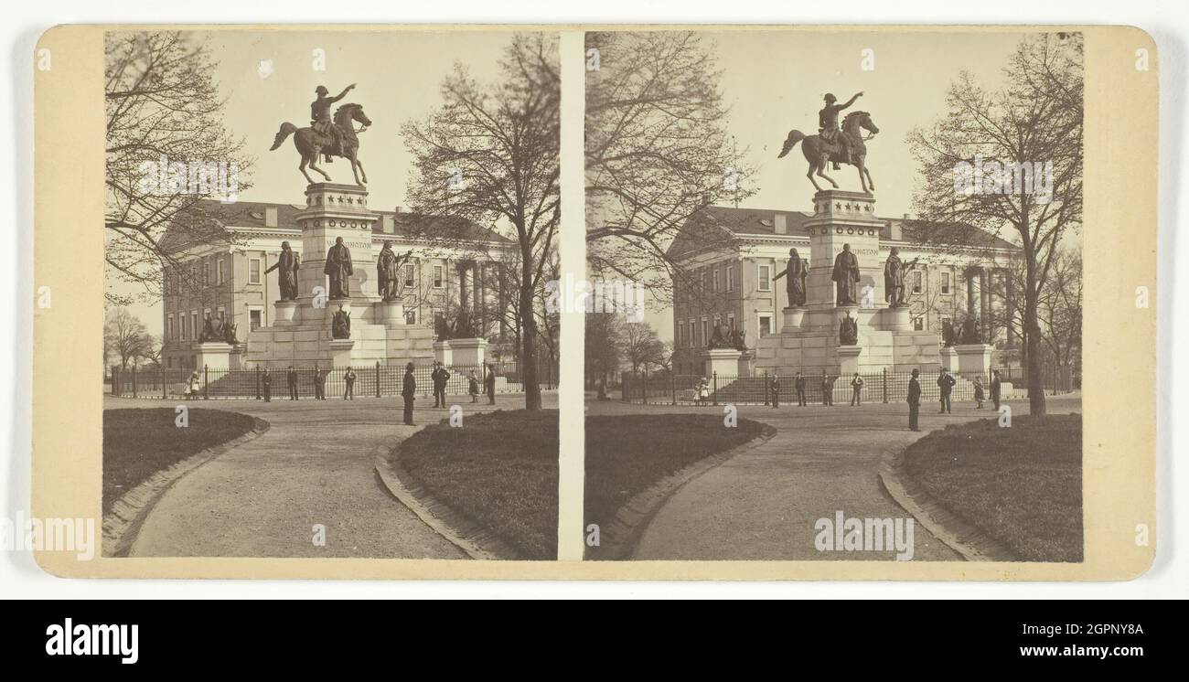 Washington Monument e state Capitol, 1875-1899. [Il monumento Virginia Washington, scultura equestre di George Washington progettata da Thomas Crawford, a Richmond, Virginia]. Stampa albume, stereo, no 1311 dalla serie "viste di Richmond e dintorni, e paesaggio di montagna della Virginia e della Virginia occidentale." Foto Stock