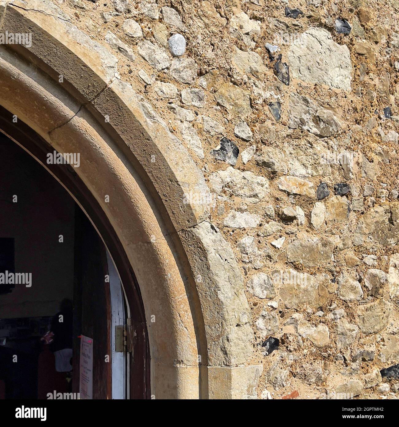 Arco gotico e lavori di pietra Foto Stock