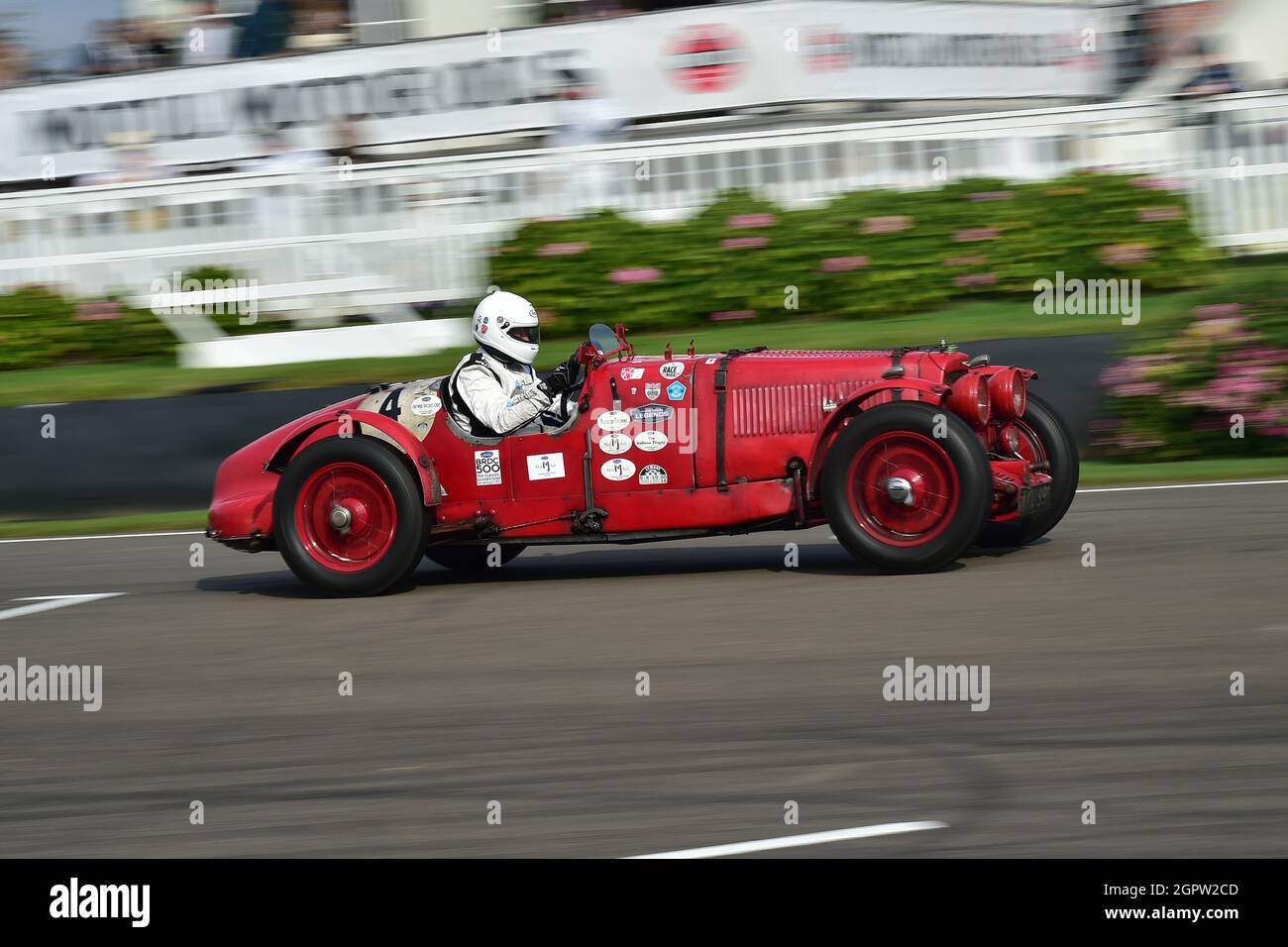 Richard Bradley, Michael Bradley, Aston Martin Ulster, Brooklands Trophy, una corsa di auto sportiva purosangue a due piloti per veicoli post vintage, Goodwoo Foto Stock