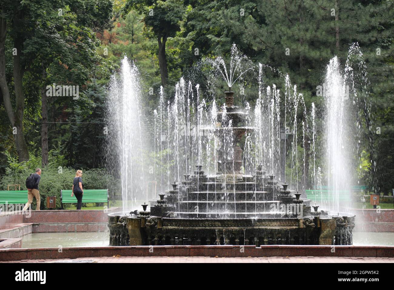 Fontana d'acqua al Parco Stefan cel Mare di Chisinau Foto Stock