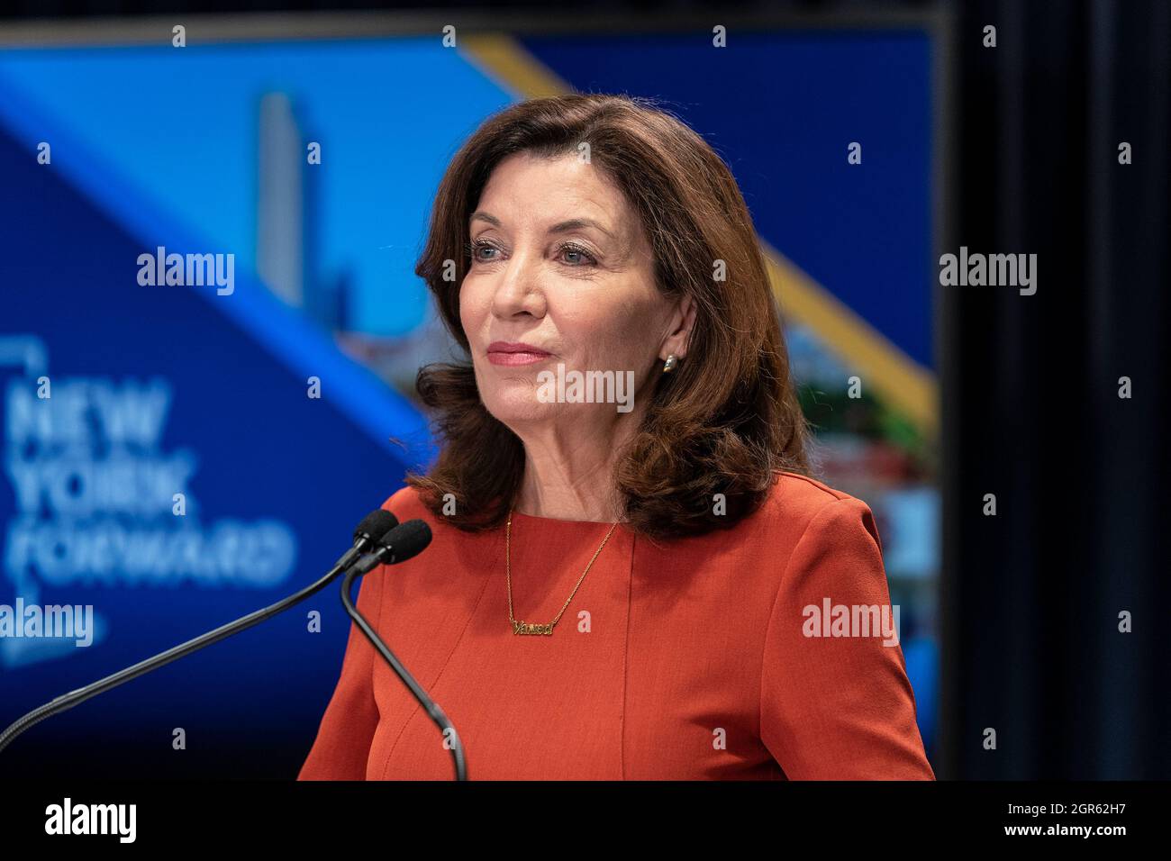 Il governatore dello stato di New York Kathy Hochul ha tenuto un briefing COVID-19 presso l'ufficio del governatore di Manhattan a New York il 30 settembre 2021. (Foto di Lev Radin/Sipa USA) Foto Stock