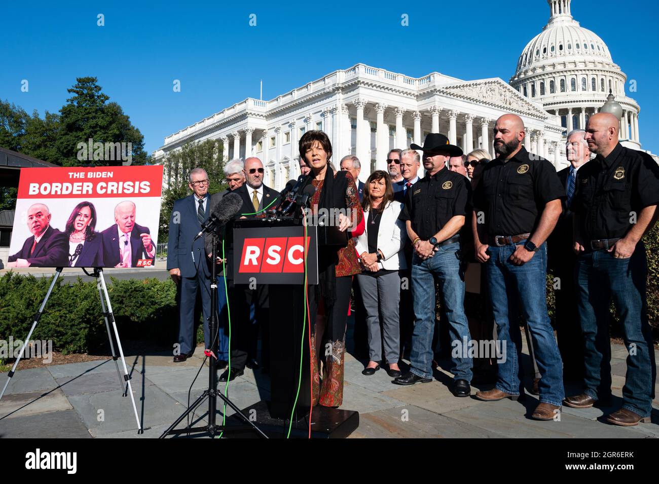 Washington, Stati Uniti. 30 settembre 2021. Il rappresentante degli Stati Uniti Yvette Herrell (R-NM) parla del confine meridionale in una conferenza stampa organizzata dal Comitato di Studio Repubblicano. Credit: SOPA Images Limited/Alamy Live News Foto Stock