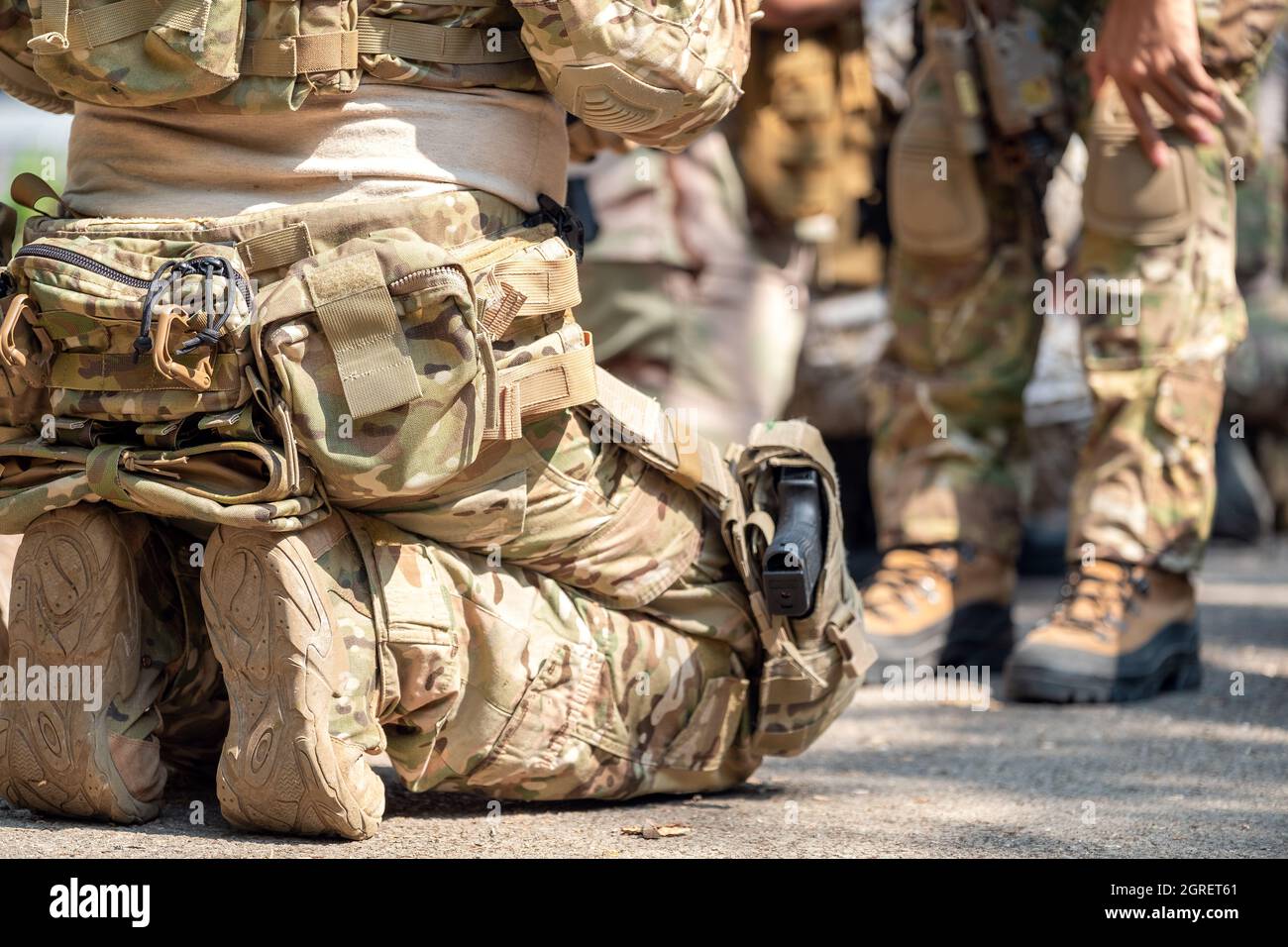 In Abbigliamento militare, Un pacemaker. Idea di sicurezza, foto scattata  da dietro il soldato Foto stock - Alamy