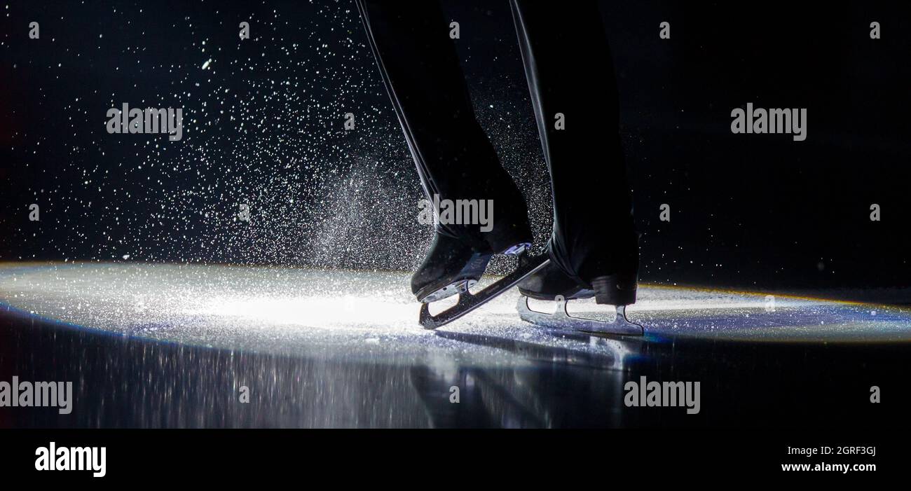 ***FILE PHOTO*** pattinatore di figura con pattini di figura su una superficie ghiacciata durante il Campionato europeo di pattinaggio a figure il 29 gennaio 2017, a Ostrava, Foto Stock ***FILE PHOTO*** pattinatore di figura con pattini di figura su una superficie ghiacciata durante il Campionato europeo di pattinaggio a figure il 29 gennaio 2017, a Ostrava, Foto Stock