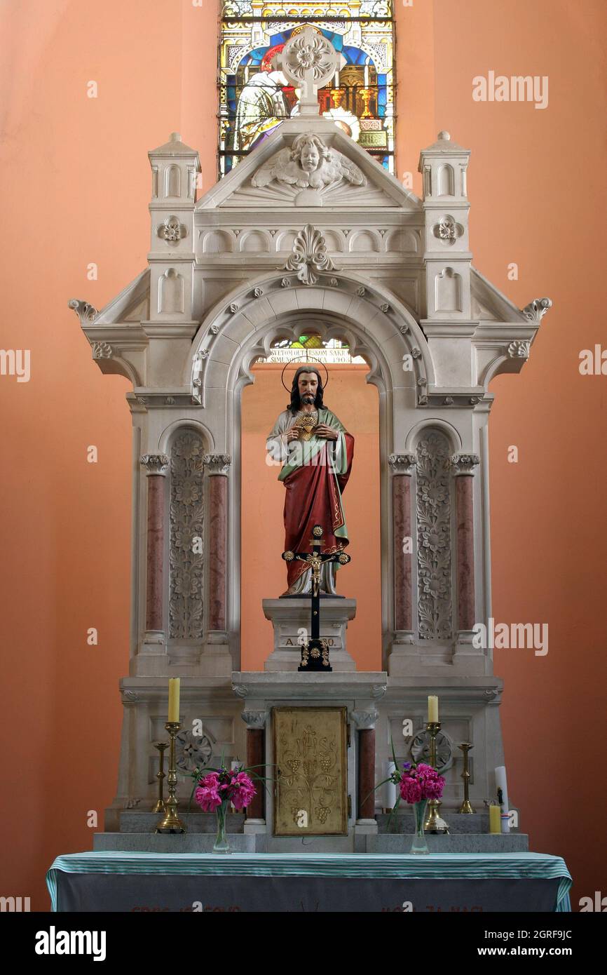 Cuore sacro di Gesù, altare nella Chiesa di San Maurizio Abate a Bosiljevo, Croazia Foto Stock