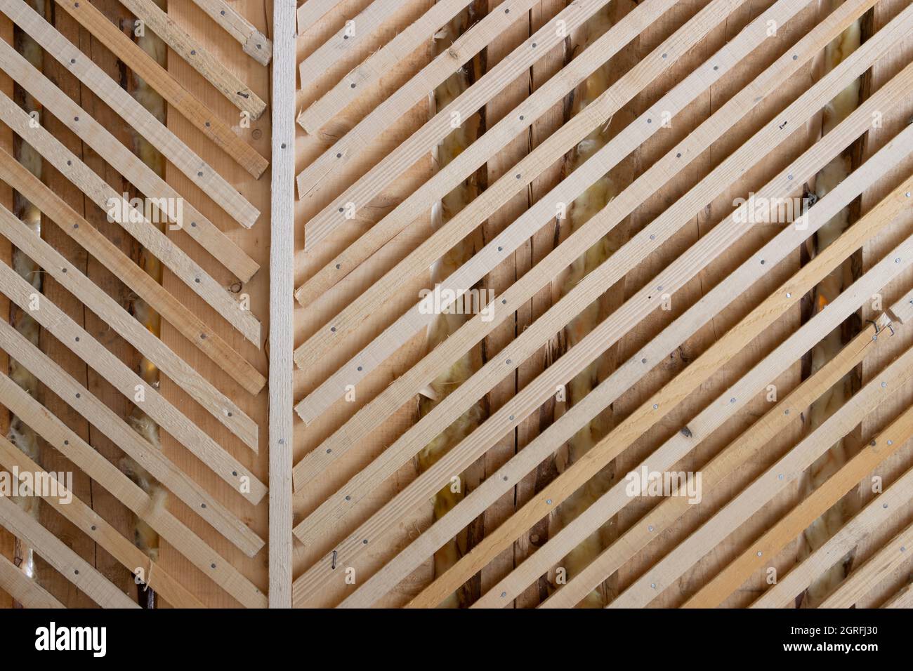 listelli in legno per la costruzione di nuove case Foto Stock