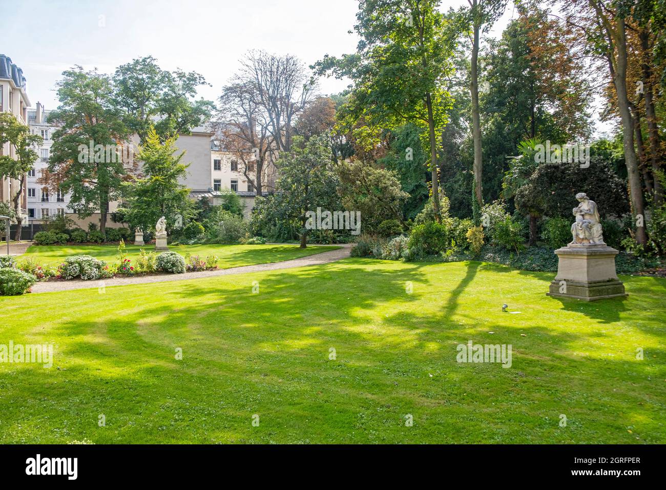 Francia, Parigi, Hotel de Rothelin-Charolais - Ministero della trasformazione e della funzione civile, il parco Foto Stock