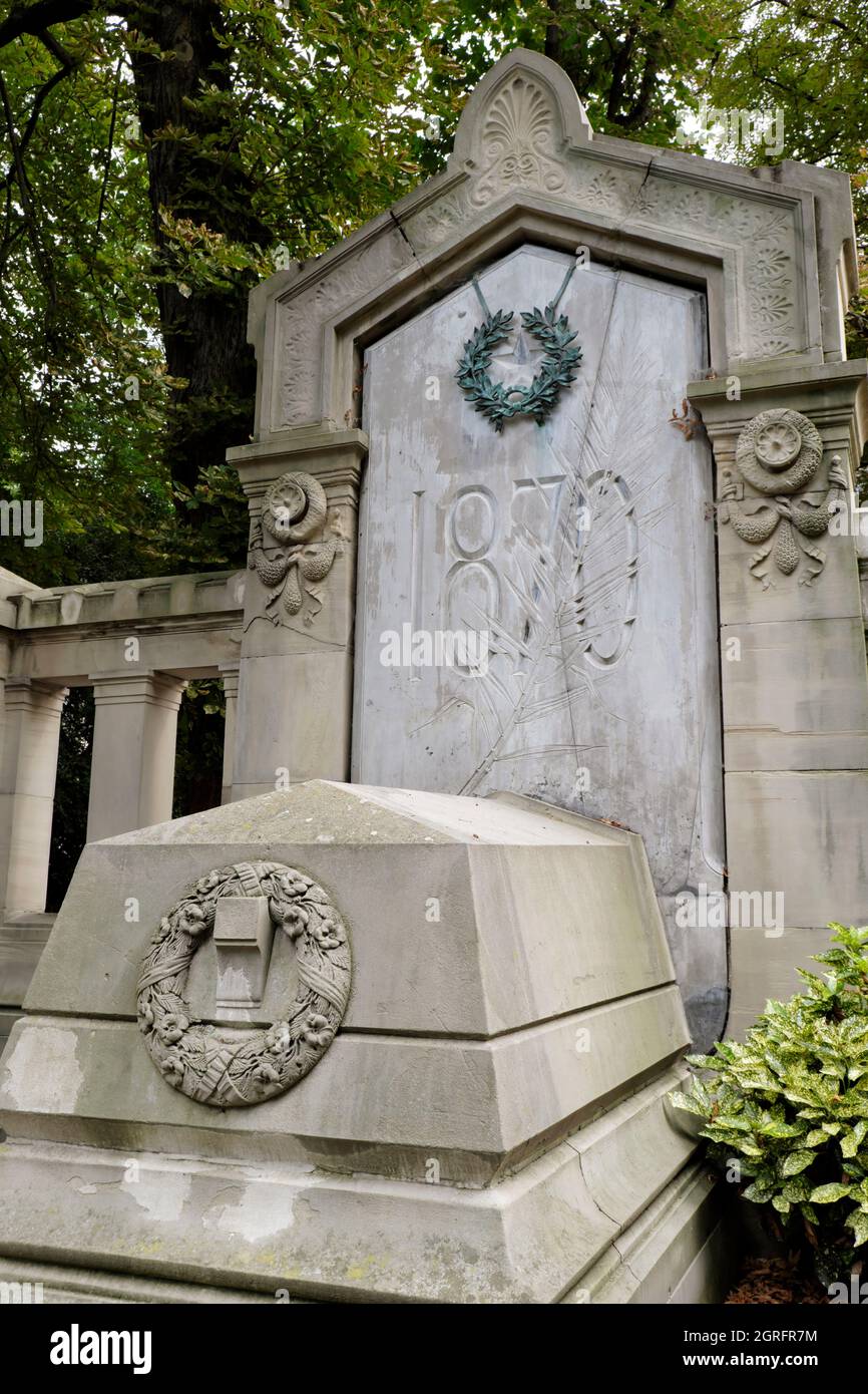 Francia, Bas Rhin, Strasburgo, Rue de l Academie, giardino della scuola di arti decorative, monumento ai morti, vittime dell'assedio di Strasburgo nel mese di agosto e settembre 1870 Foto Stock