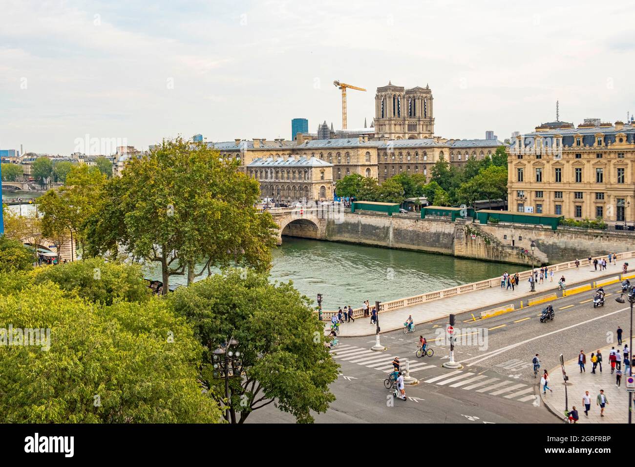 Francia, Parigi, zona dichiarata Patrimonio dell'Umanità dall'UNESCO, la Senna, il pont au change, la Conciergerie e Notre Dame de Paris Foto Stock