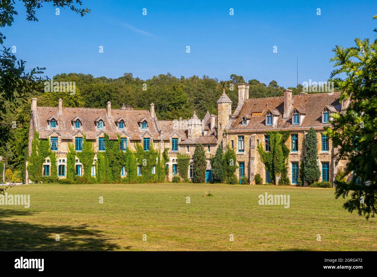 Francia, Yvelines, Parco Regionale della Haute Vallee de Chevreuse, Cernay la Ville, Abbazia di Vaux de Cernay, ex monastero cistercense 11 ° secolo con un hotel di lusso Foto Stock