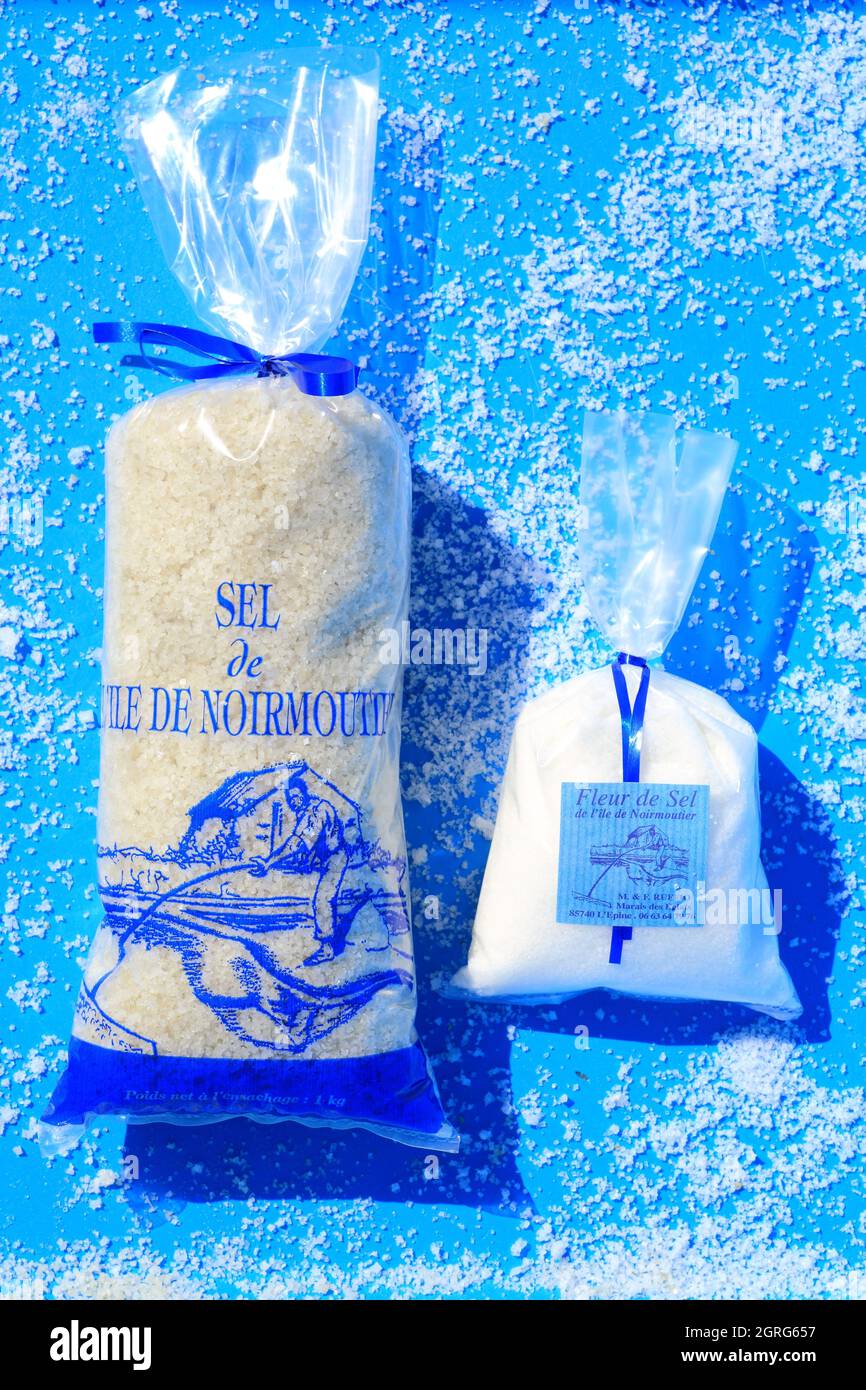 Francia, Vendee, Noirmoutier Island, l'Epine, palude di Eglats, Sale grosso e Fleur de Sel Foto Stock
