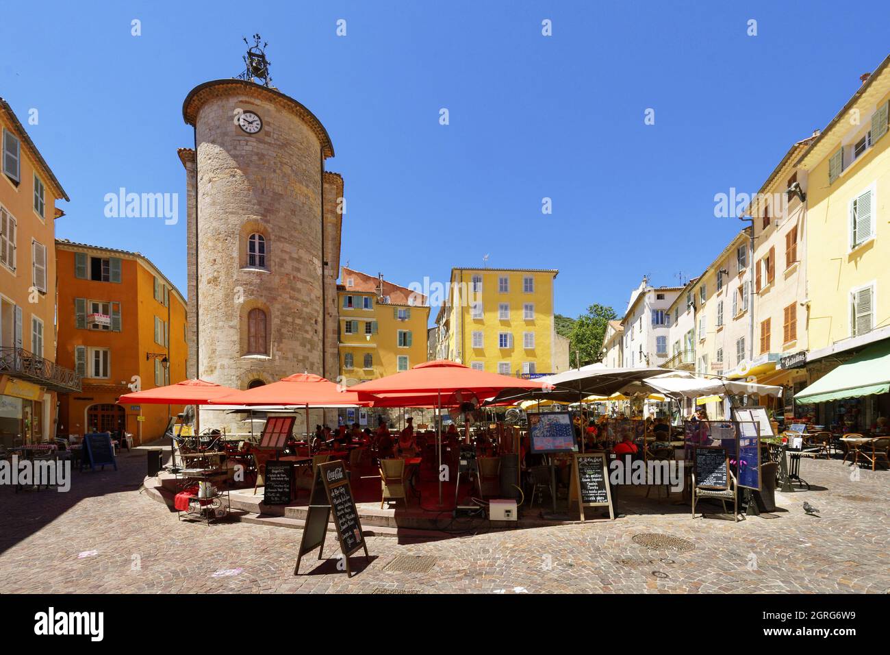 Francia, Var, Hyeres, Città Vecchia, Place Massillon, Templari o Saint Blaise torre del 12 ° secolo Foto Stock