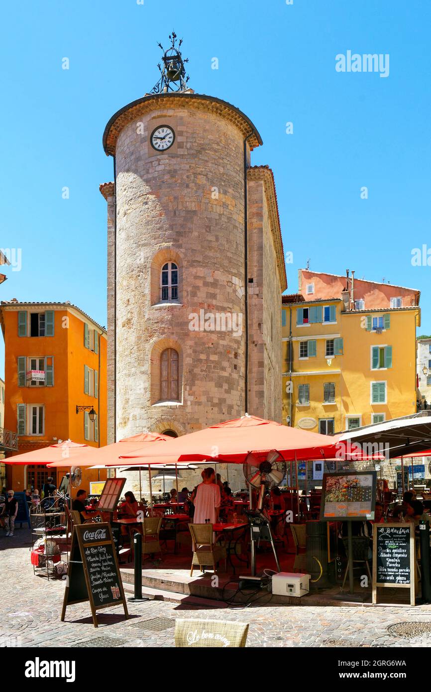 Francia, Var, Hyeres, Città Vecchia, Place Massillon, Templari o Saint Blaise torre del 12 ° secolo Foto Stock