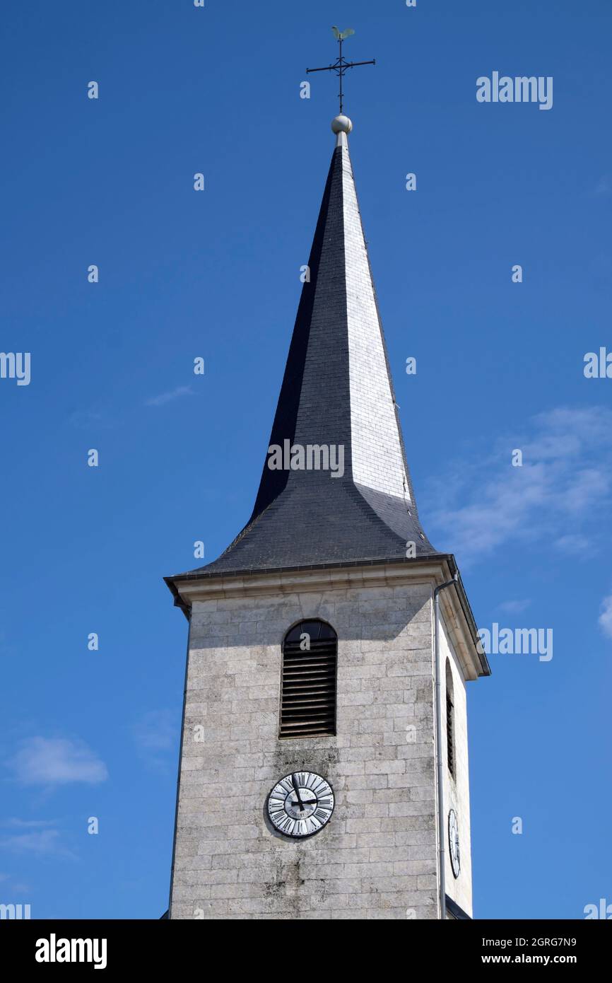 Francia, territorio di Belfort, Chevremont, Sainte Croix chiesa dal 1784, campanile-portico Foto Stock