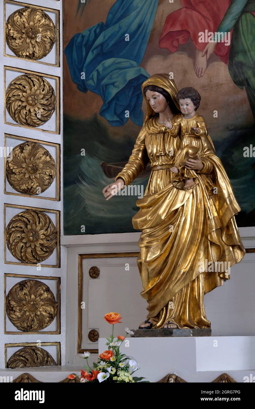 Francia, territorio di Belfort, Chevremont, chiesa di Sainte Croix, statua, Madonna col Bambino del 19 ° secolo Foto Stock