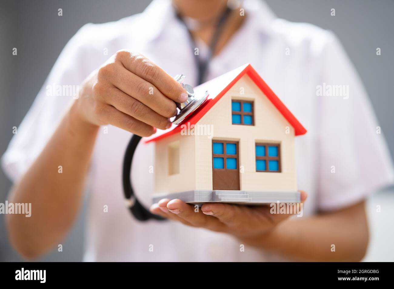 Home Inspection e assessment dal Dottor. Assegno di casa Foto Stock