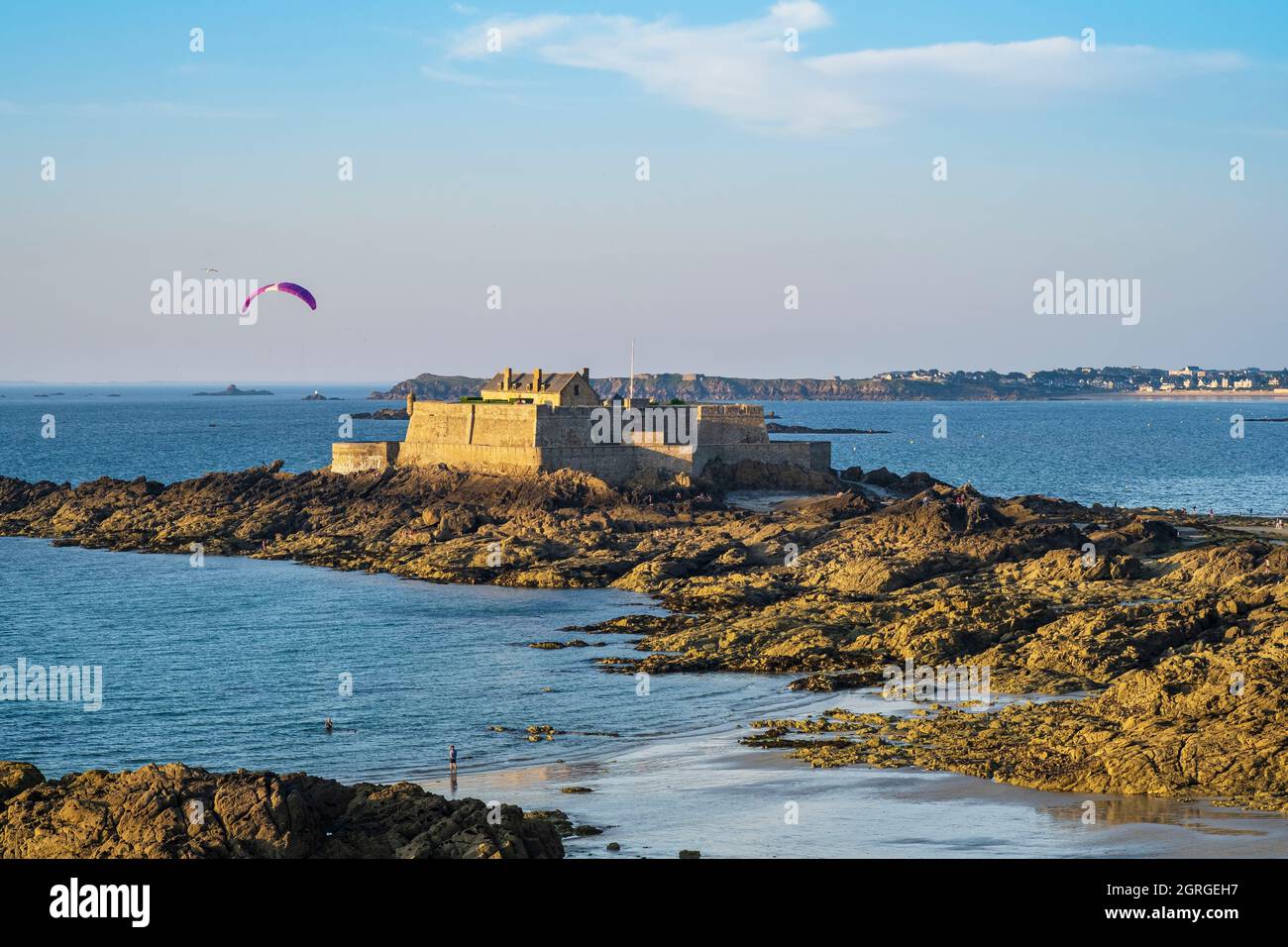 Francia, Ille-et-Vilaine, Saint-Malo, Forte Nazionale, bastione costruito nel 1689 secondo i piani di Vauban Foto Stock